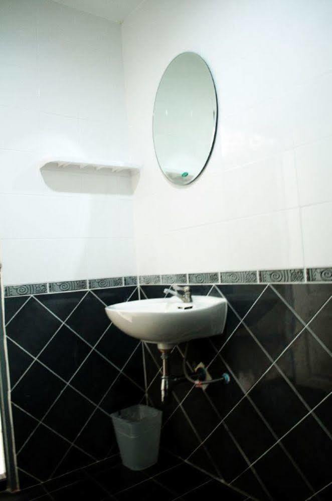 Sabai Sabai House Pattaya 모텔 외부 사진